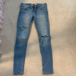 Hollister light jeans!
